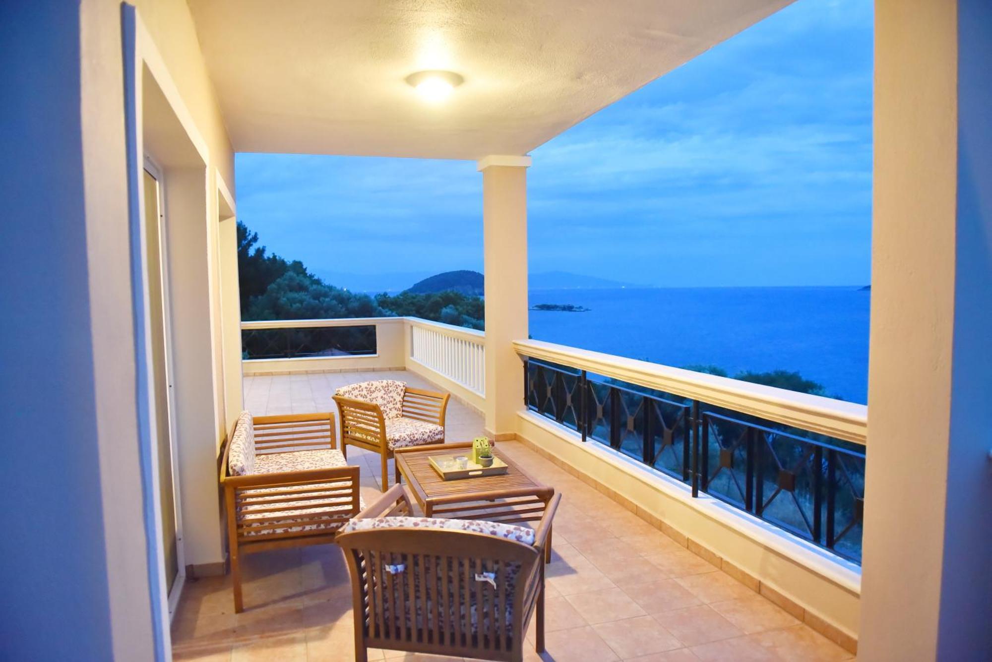 Palio Suites Palaiontsiflikion Exterior photo