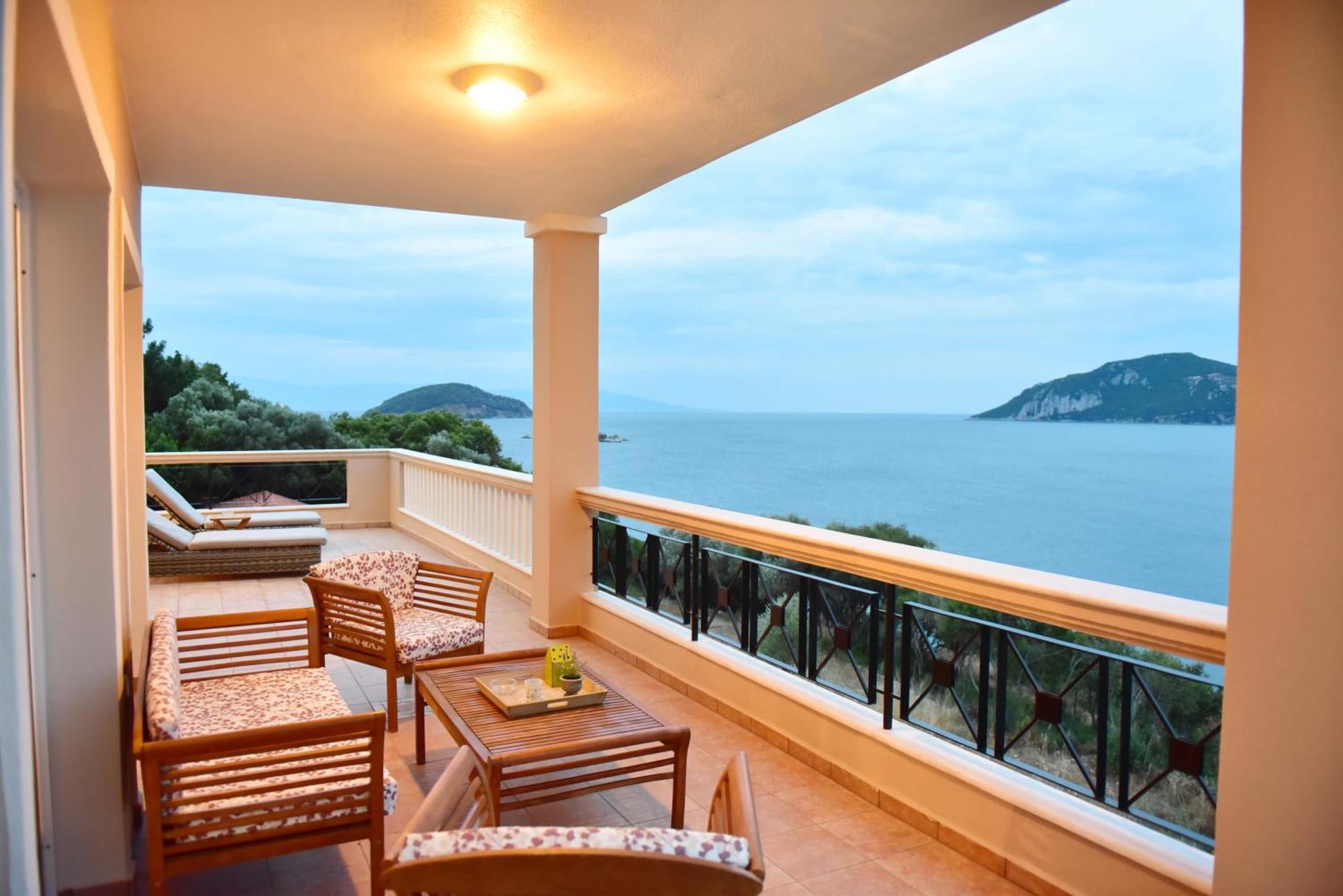 Palio Suites Palaiontsiflikion Exterior photo